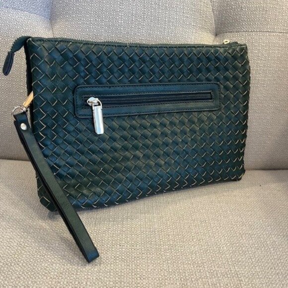 Versatile Crossbody, Wristlet or Clutch Leather Bag - Women's - Never Used - Picture 4 of 9